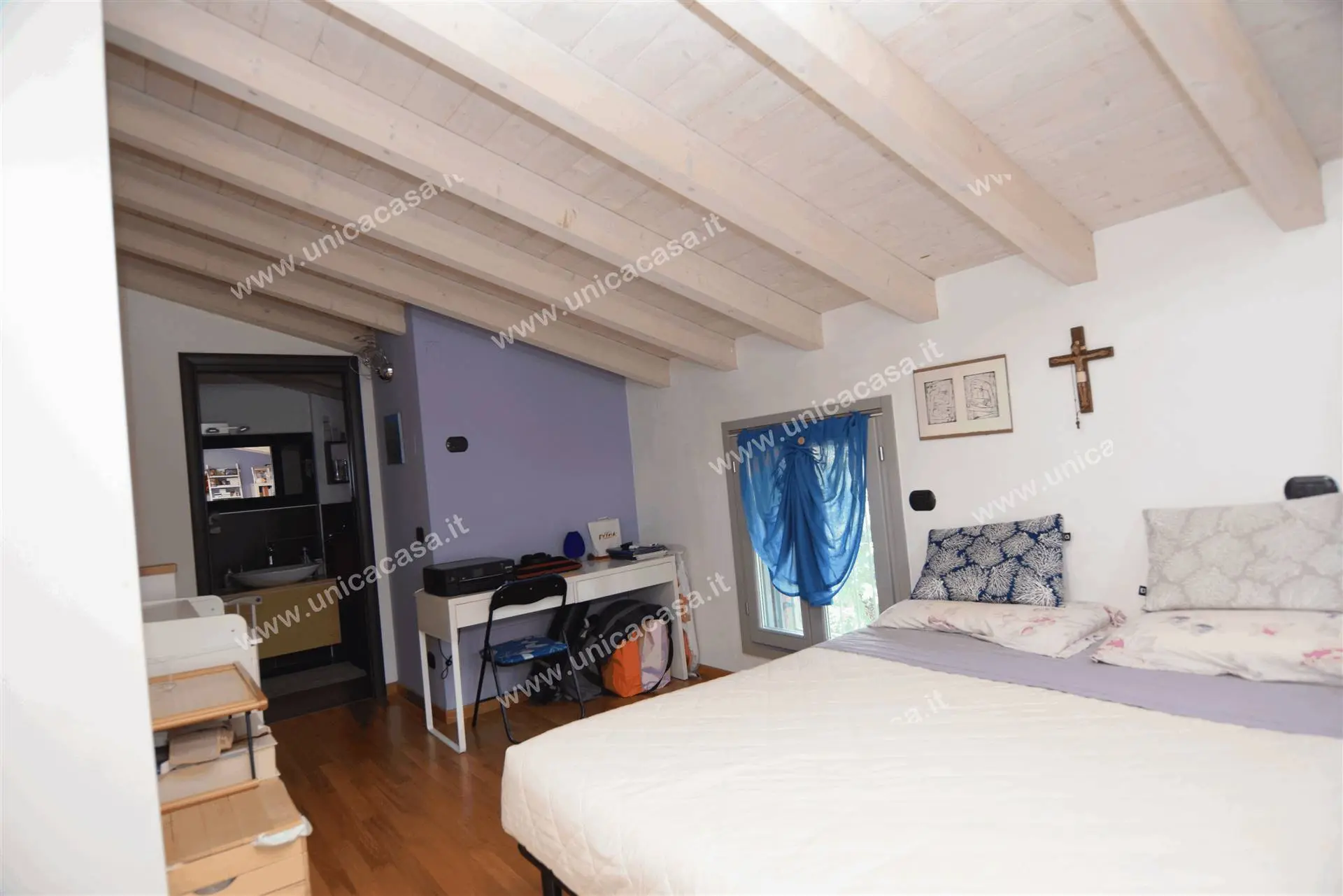 Ampio bilocale duplex bassi costi e consumi Ampio bilocale duplex bassi costi e consumi