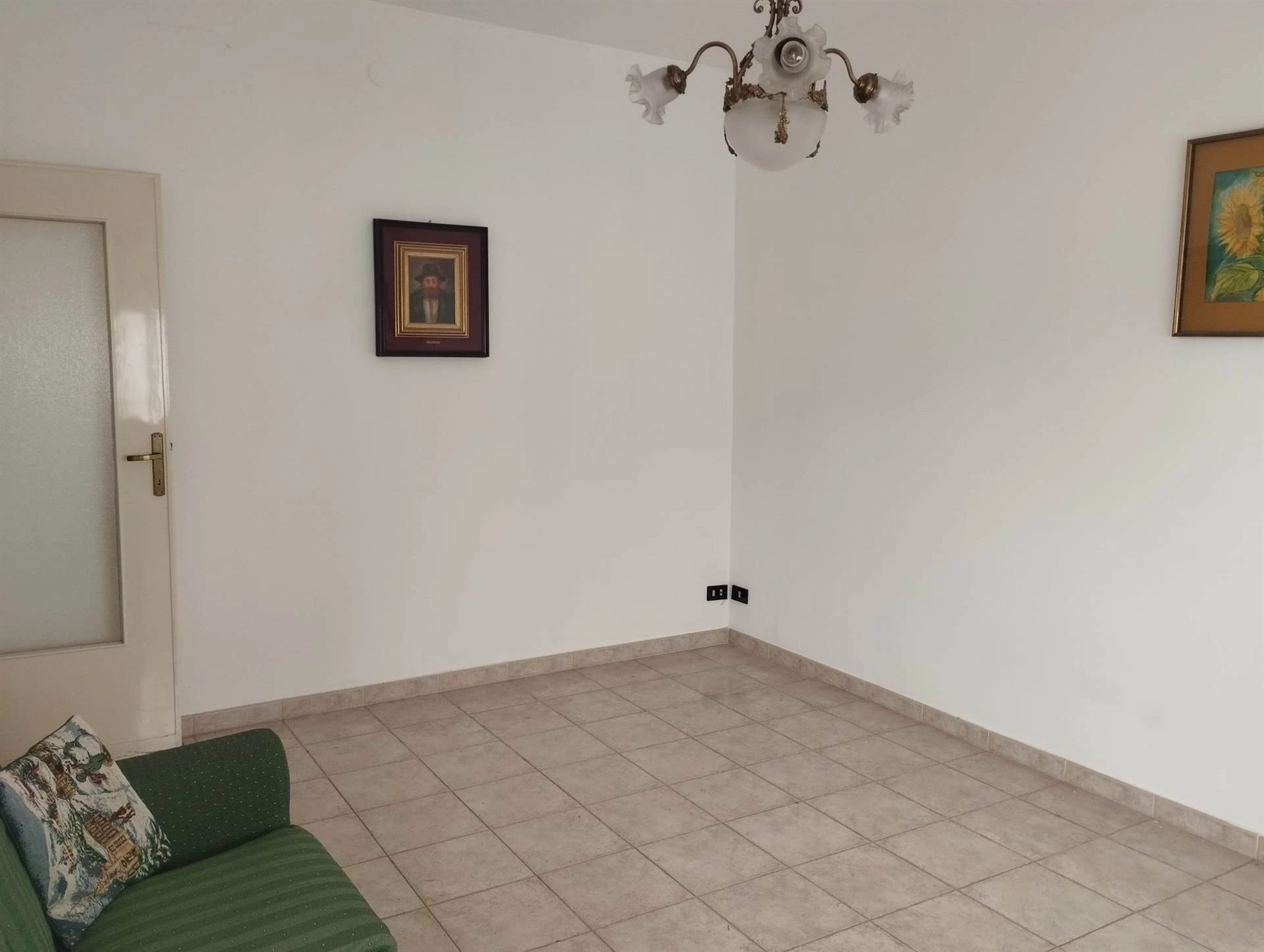 Ampio Bilocale in Prossimità del Centro Cittadino Ampio Bilocale in Prossimità del Centro Cittadino