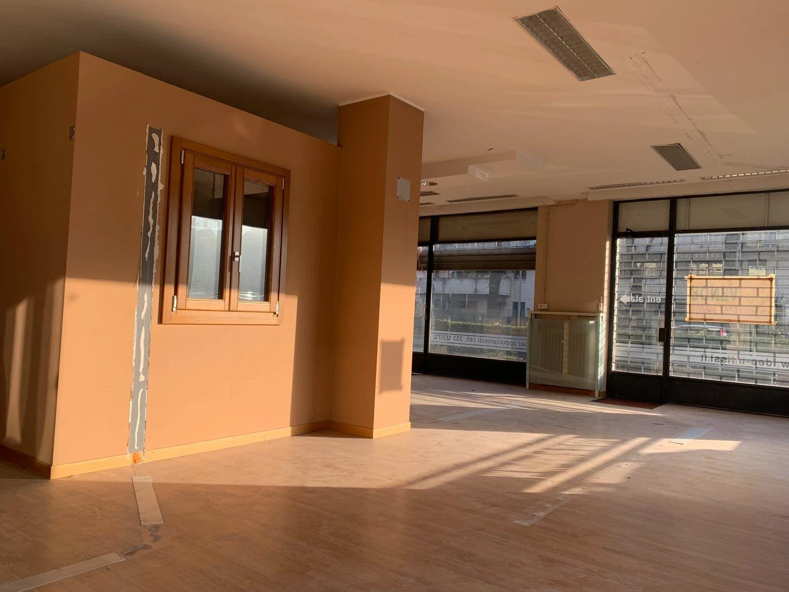 Ufficio \\ negozio ampia metratura Ufficio \\ negozio ampia metratura