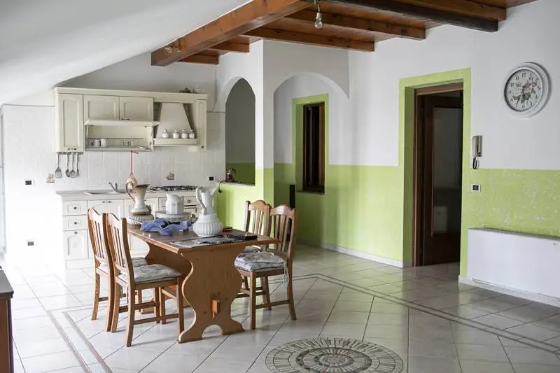 Villa In Corte Privata Completamente Ristrutturata con Porzione di Rustico e Area Cortilizia Villa In Corte Privata Completamente Ristrutturata con Porzione di Rustico e Area Cortilizia