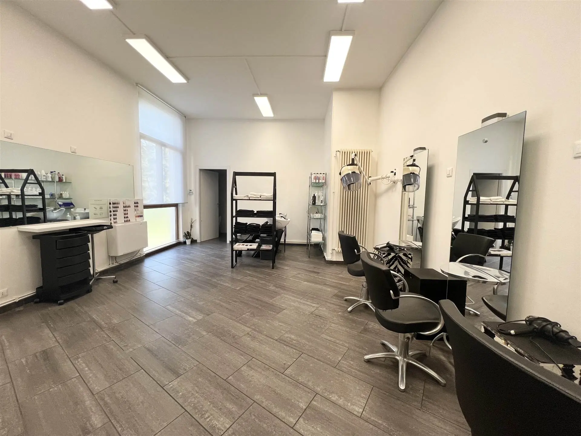 Vendita negozio ben tenuti ( muri ) e attivita Vendita negozio ben tenuti ( muri ) e attivita