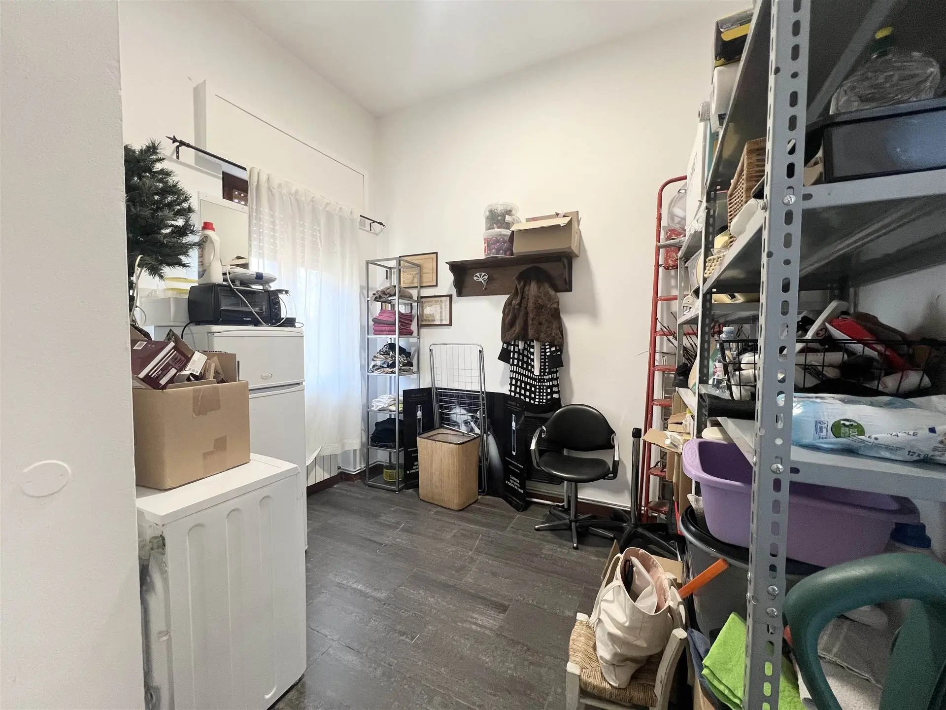 Vendita negozio ben tenuti ( muri ) e attivita Vendita negozio ben tenuti ( muri ) e attivita