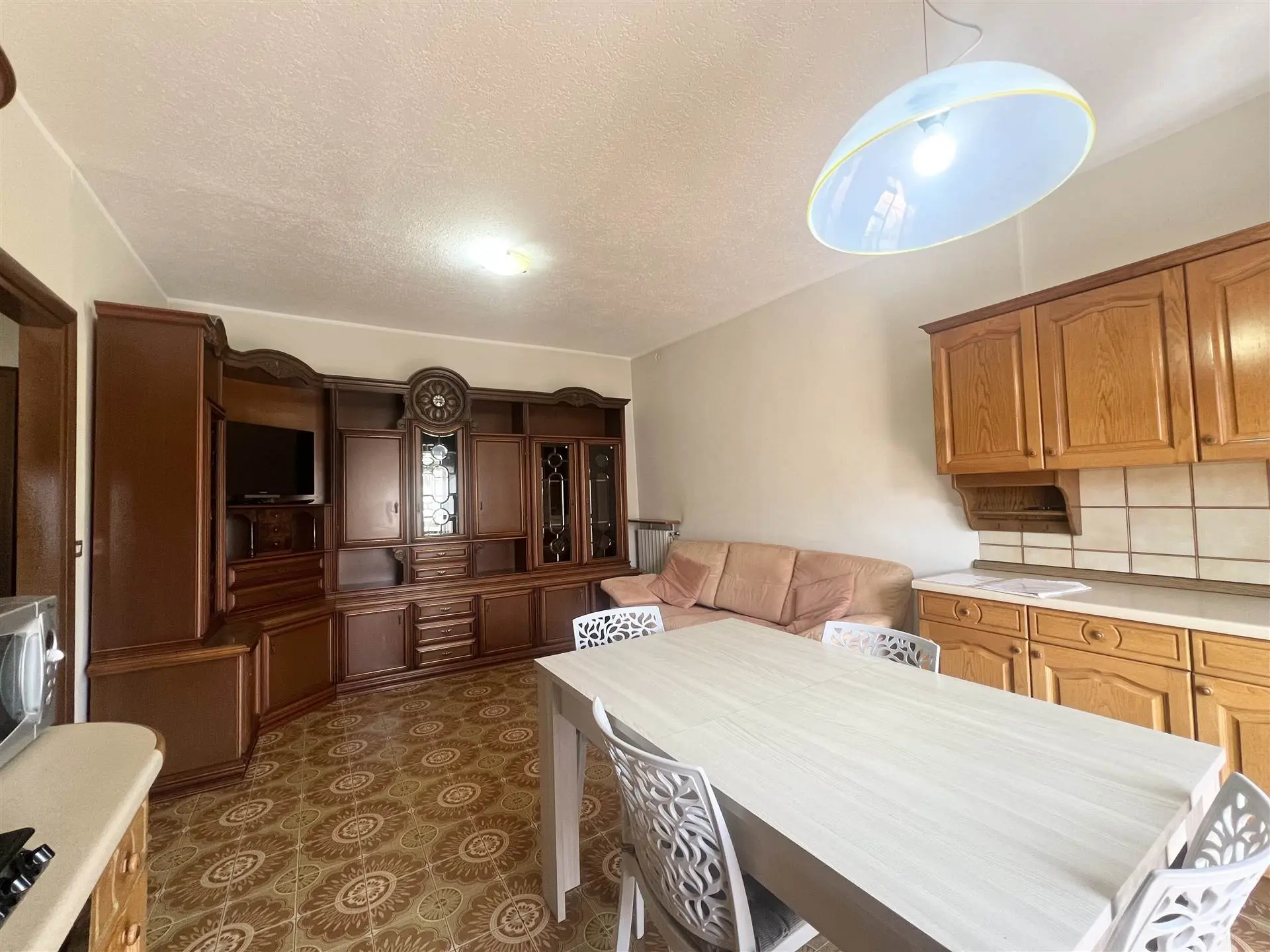 Trilocale arredato senza spese condominiali Trilocale arredato senza spese condominiali