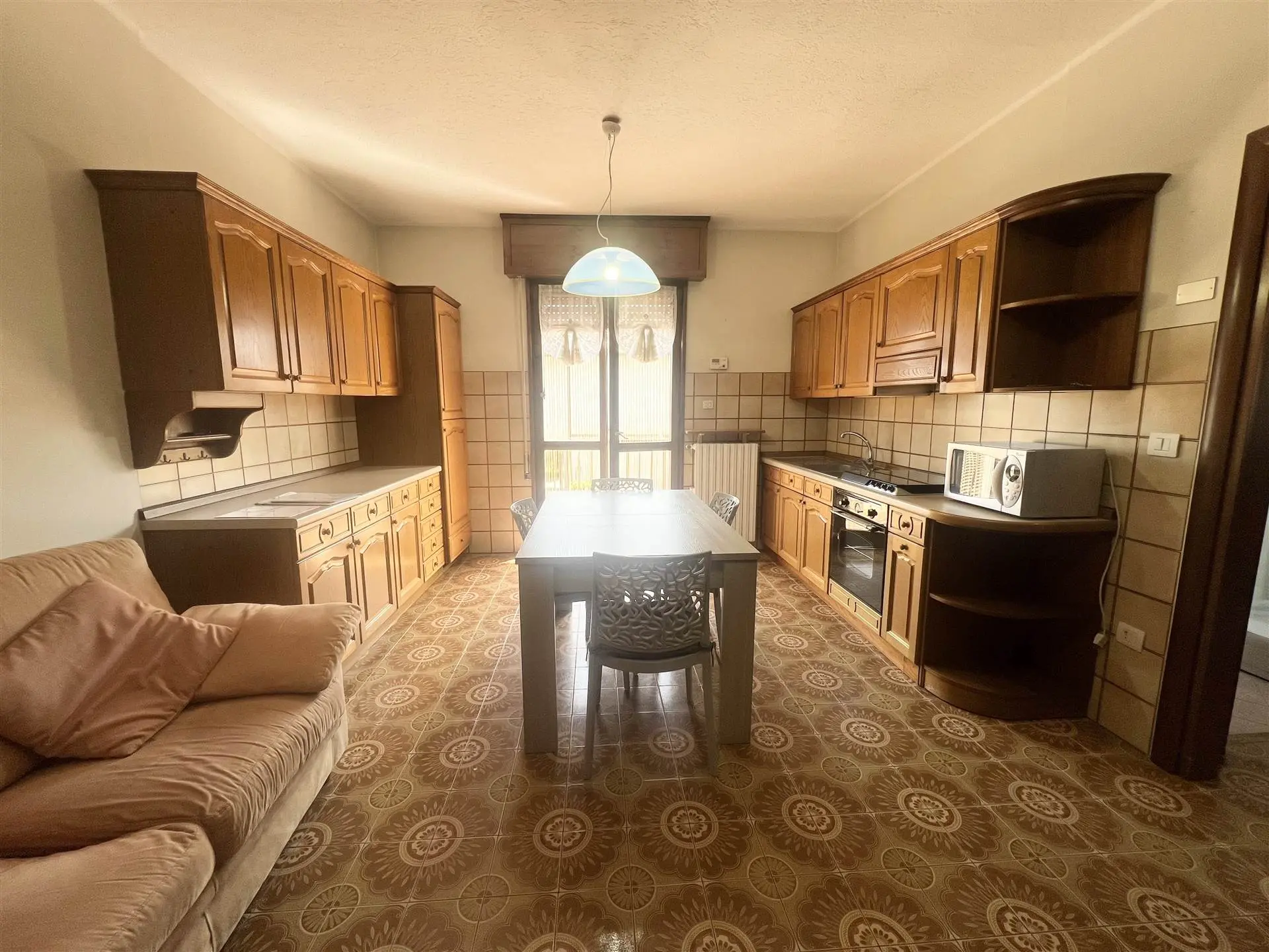 Trilocale arredato senza spese condominiali Trilocale arredato senza spese condominiali