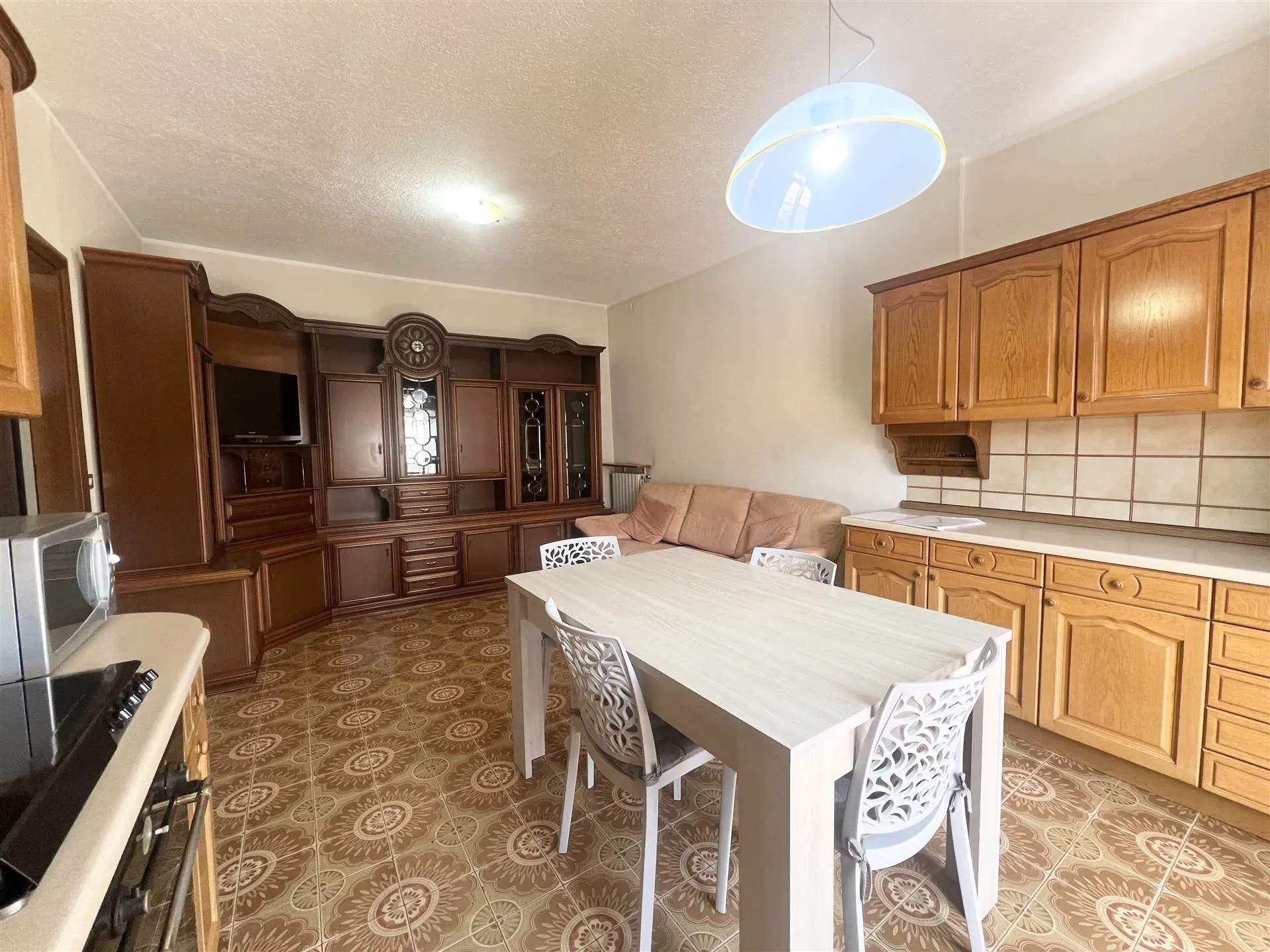 Trilocale arredato senza spese condominiali Trilocale arredato senza spese condominiali