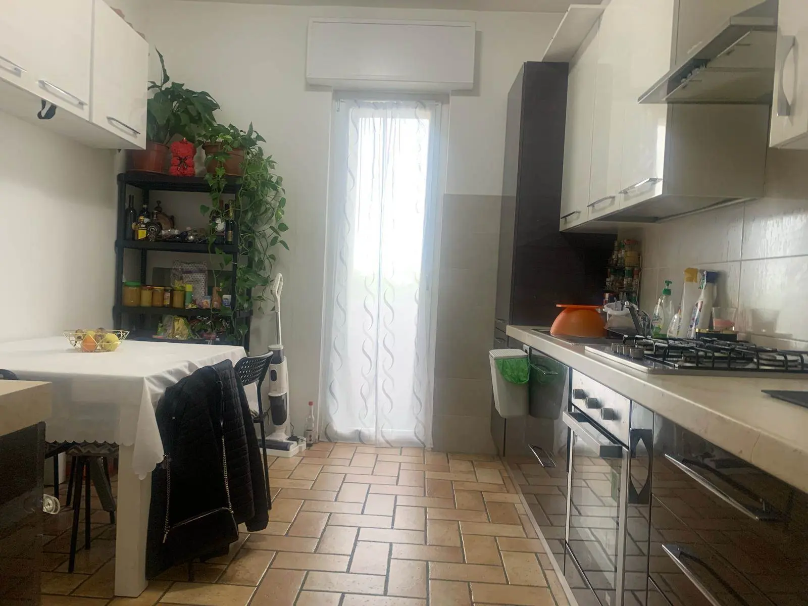 Ampio Trilocale Autonomo con Terrazzino e Box auto Ampio Trilocale Autonomo con Terrazzino e Box auto