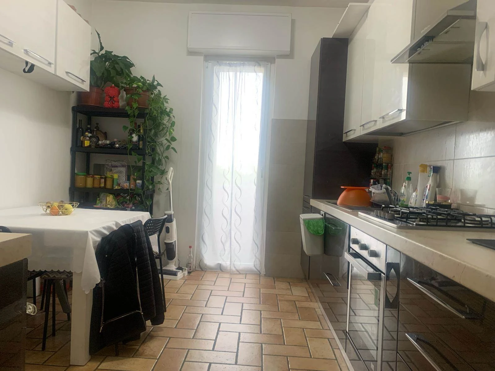 Ampio Trilocale Autonomo con Terrazzino e Box auto Ampio Trilocale Autonomo con Terrazzino e Box auto