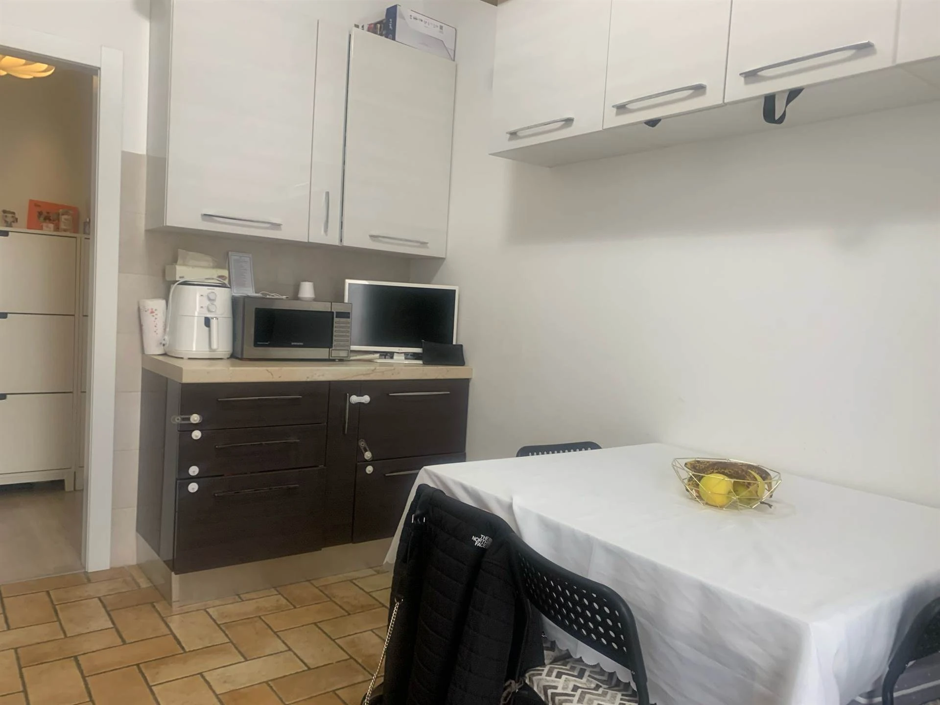 Ampio Trilocale Autonomo con Terrazzino e Box auto Ampio Trilocale Autonomo con Terrazzino e Box auto