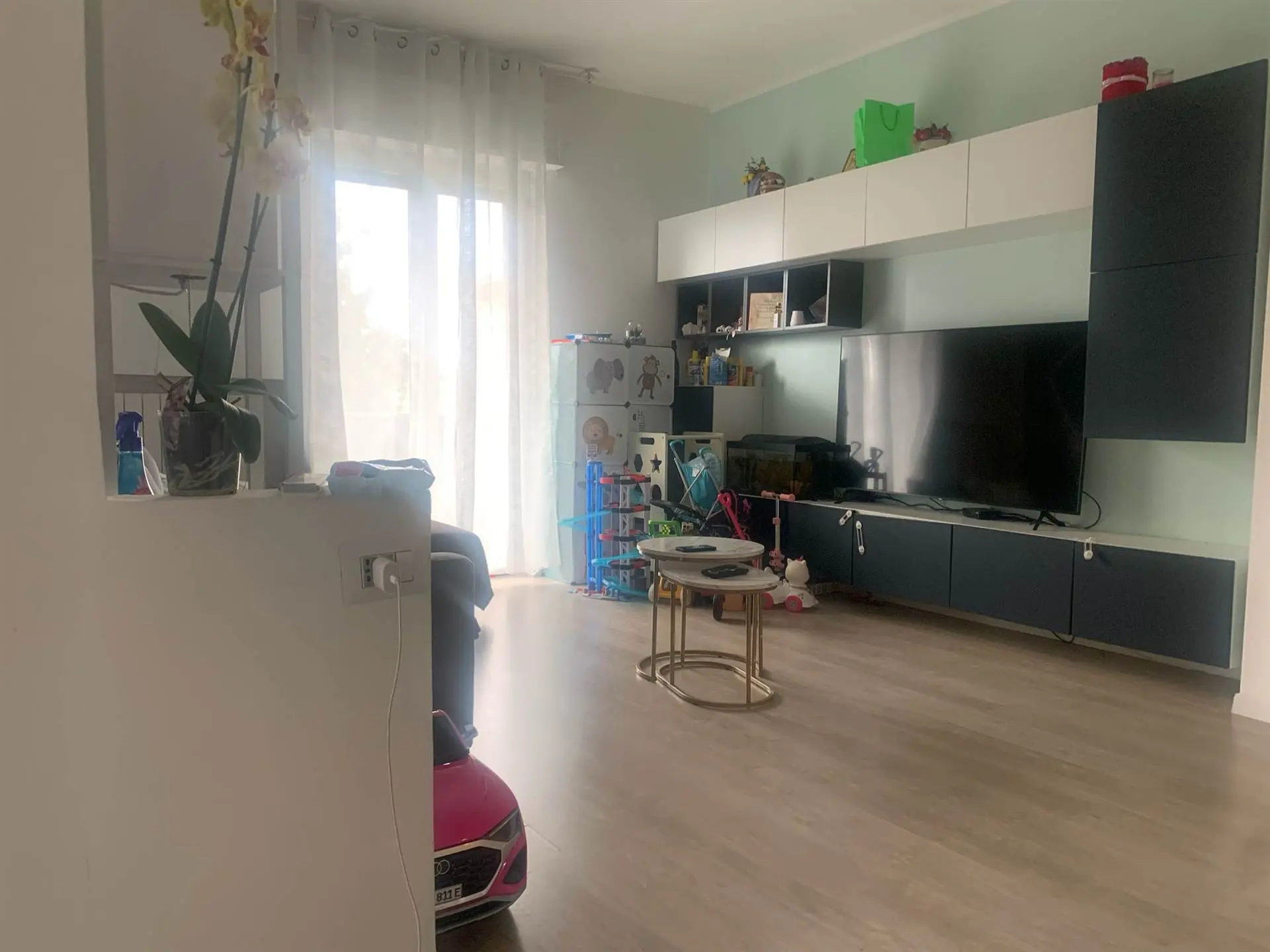 Ampio Trilocale Autonomo con Terrazzino e Box auto Ampio Trilocale Autonomo con Terrazzino e Box auto