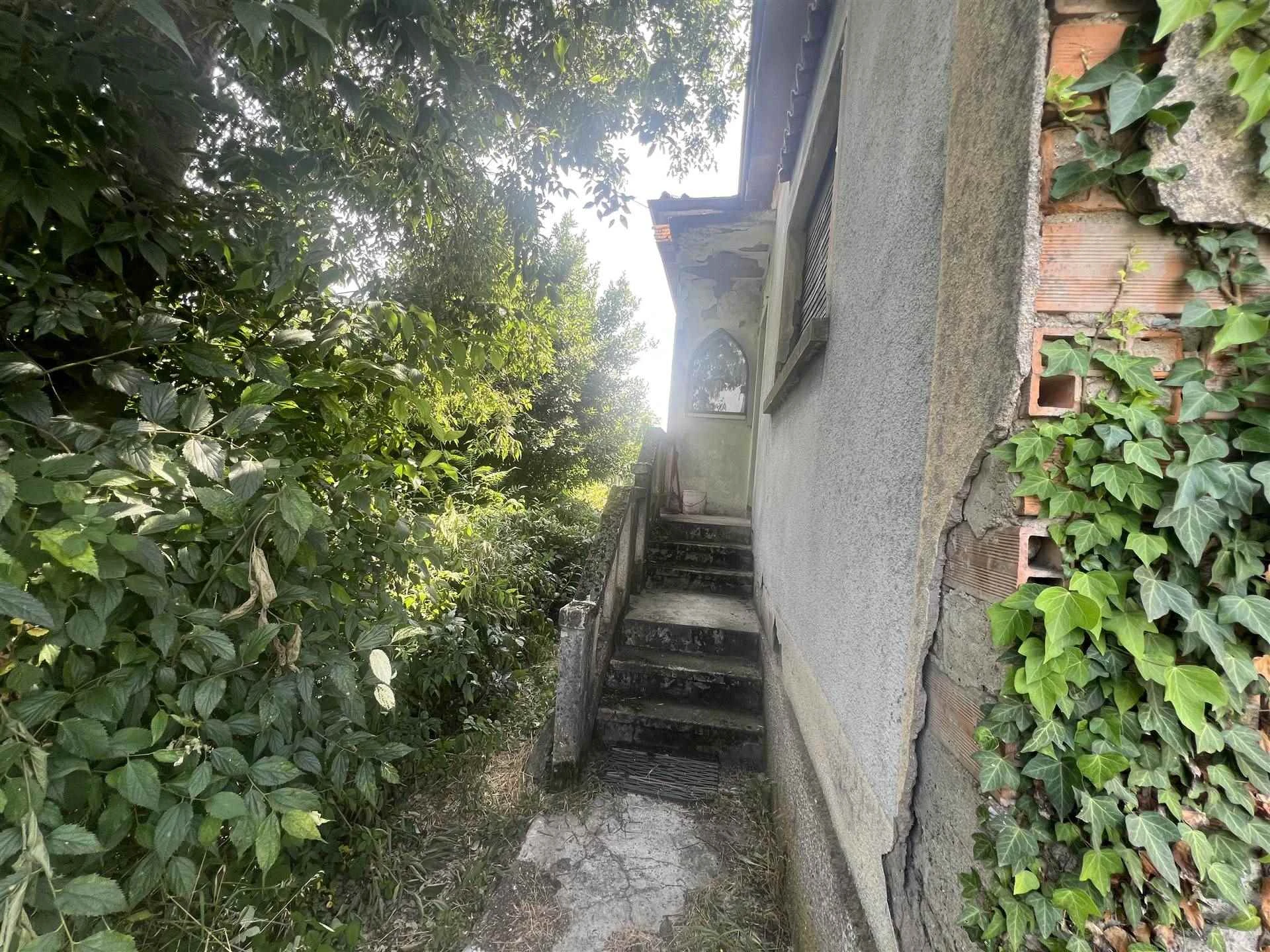 Villa Singola da Ristrutturare con Dépendance e Terreno Agricolo Confinante Villa Singola da Ristrutturare con Dépendance e Terreno Agricolo Confinante