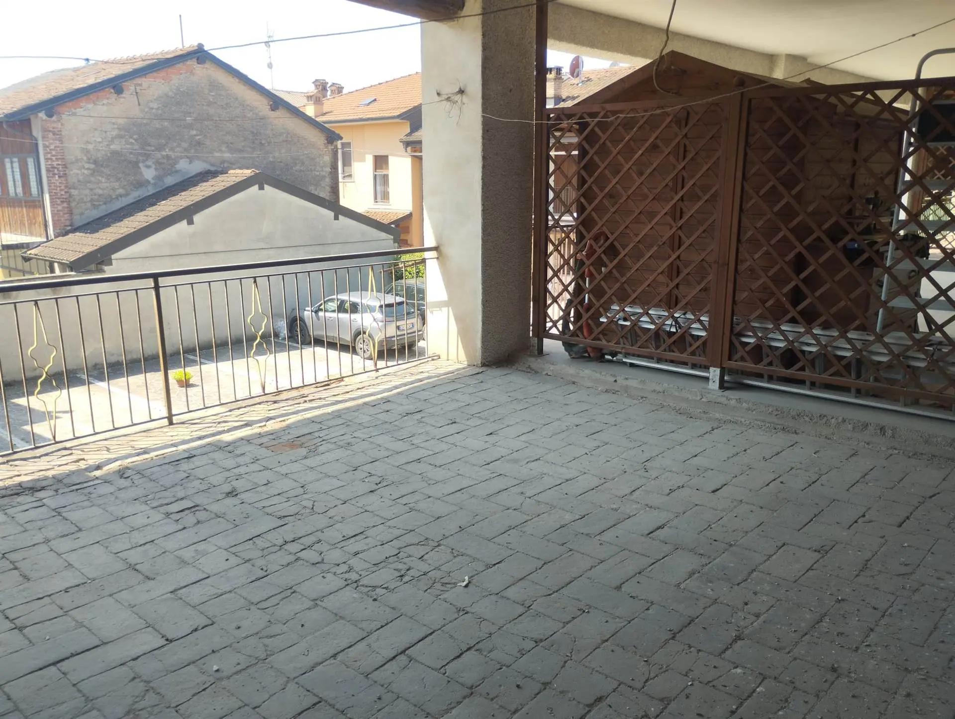 Porzione di Casa da Riattare con Portico e Logge Porzione di Casa da Riattare con Portico e Logge