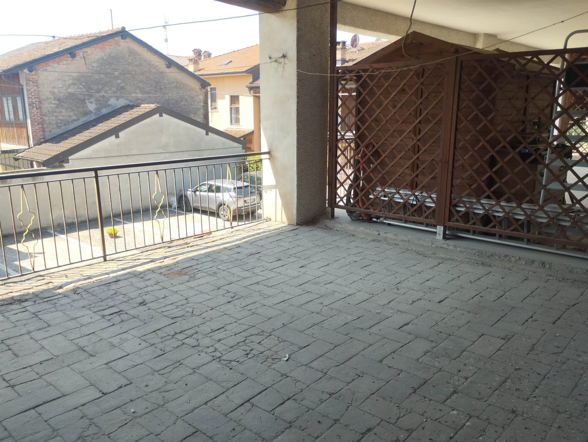 Porzione di Casa da Riattare con Portico e Logge Porzione di Casa da Riattare con Portico e Logge