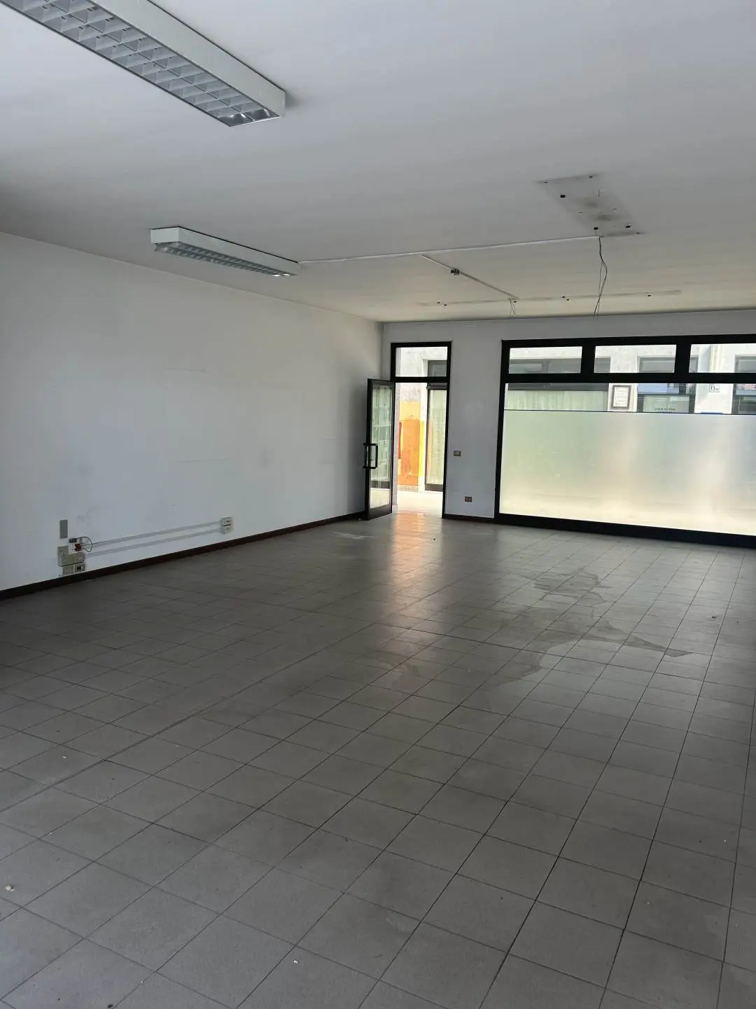 Spazio commerciale in affitto – centro commerciale Spazio commerciale in affitto – centro commerciale