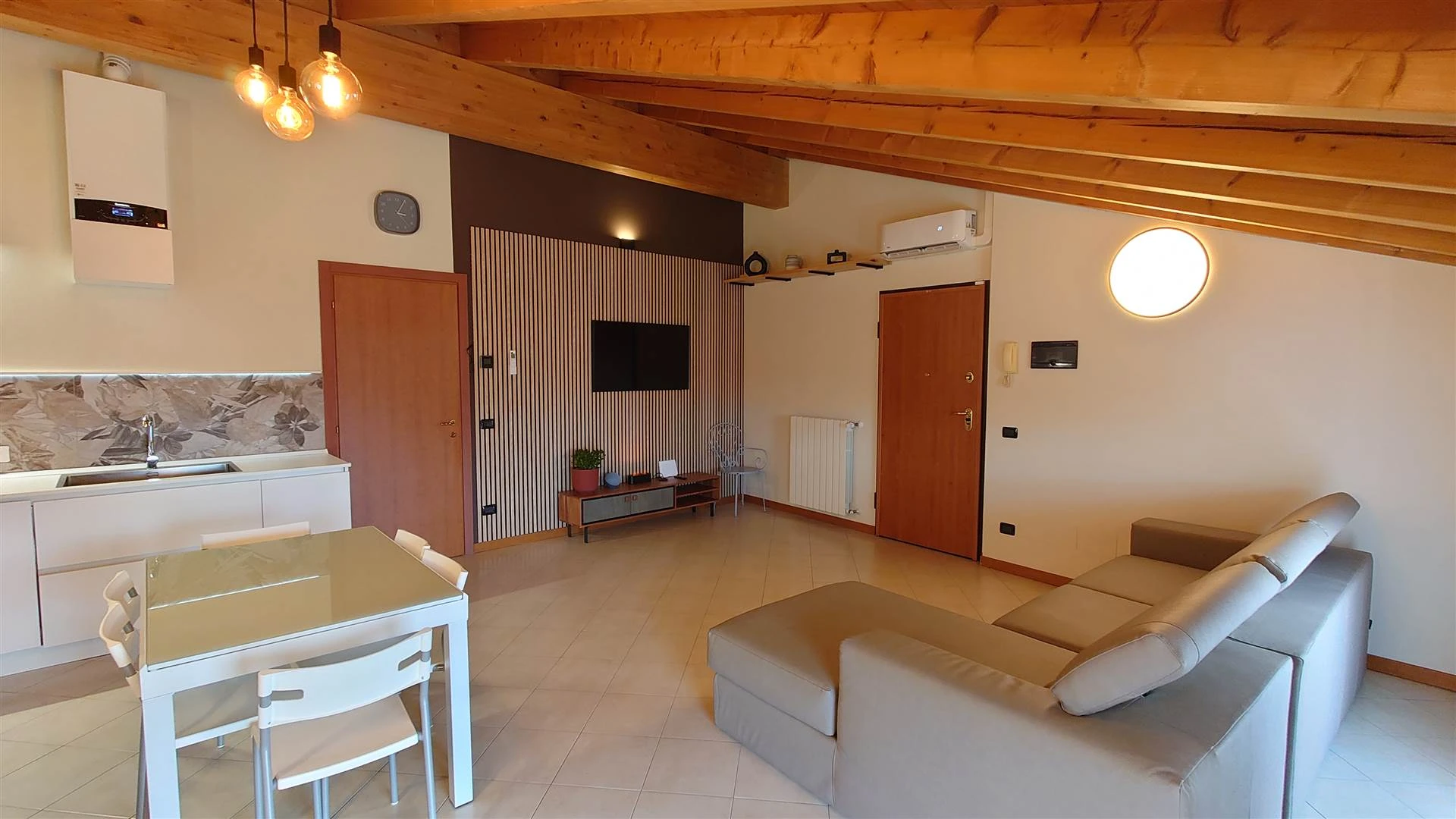 Trilocale in vendita a Capriate – Spazioso e in ottime condizioni Trilocale in vendita a Capriate – Spazioso e in ottime condizioni