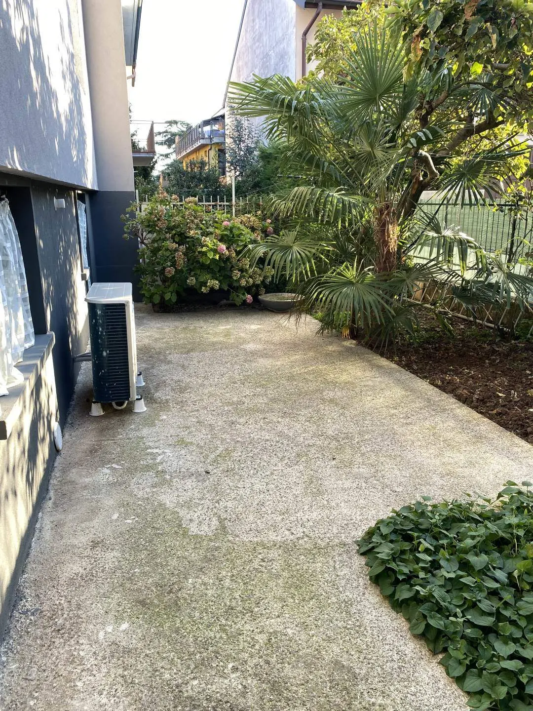 Ideale per due famiglie – Villetta di testa con doppio appartamento e taverna a Bernareggio Ideale per due famiglie – Villetta di testa con doppio appartamento e taverna a Bernareggio