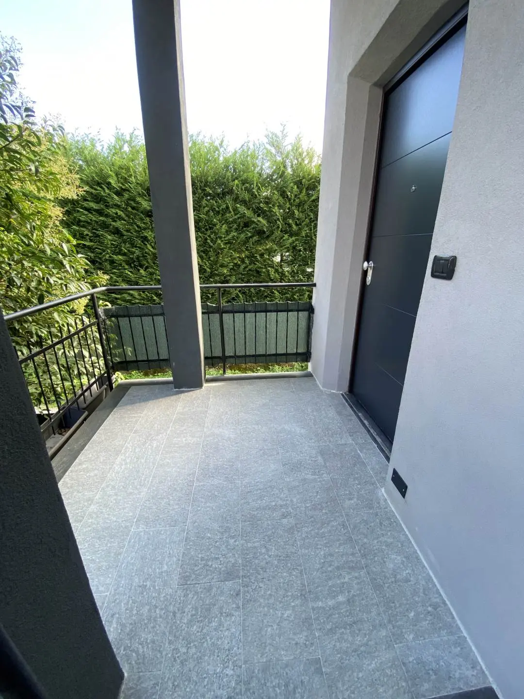 Ideale per due famiglie – Villetta di testa con doppio appartamento e taverna a Bernareggio Ideale per due famiglie – Villetta di testa con doppio appartamento e taverna a Bernareggio