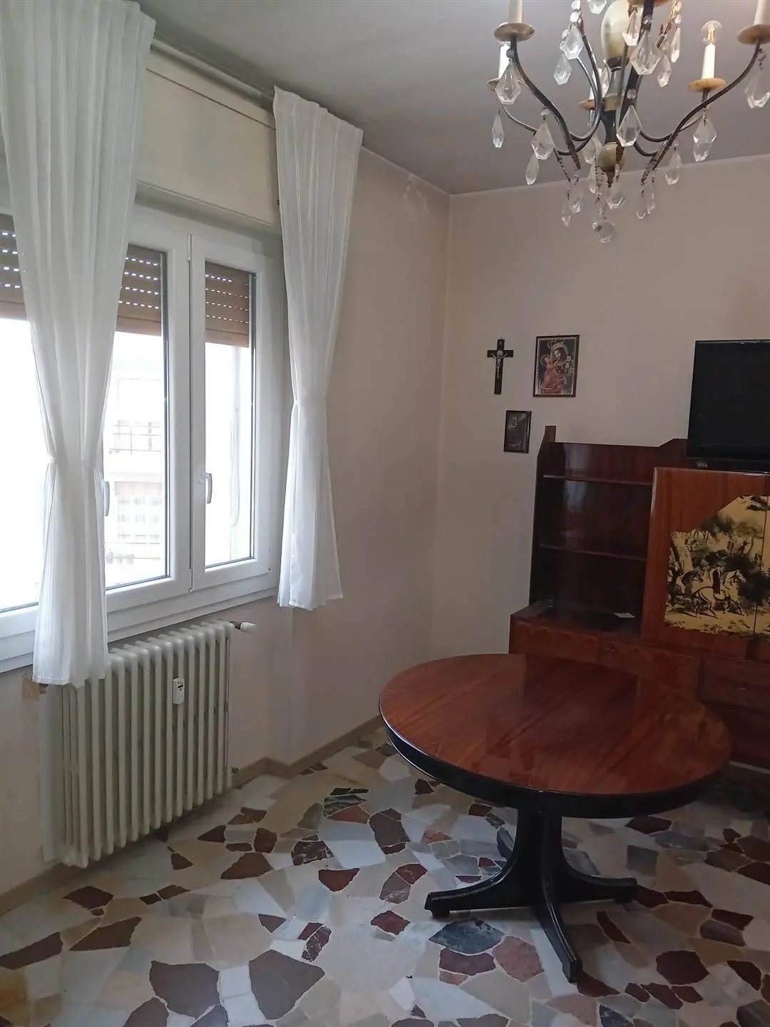 Carnate Centro – Ampio Bilocale Ristrutturato con Box e Cantina Carnate Centro – Ampio Bilocale Ristrutturato con Box e Cantina