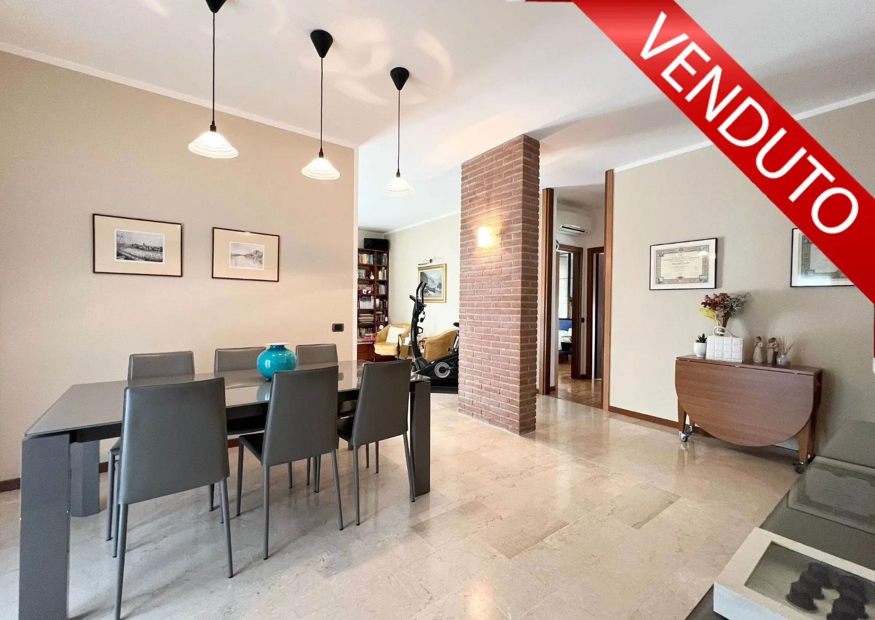 Open house 4 ottobre ore 10.00 - trlocale luminoso ampie metrature Open house 4 ottobre ore 10.00 - trlocale luminoso ampie metrature