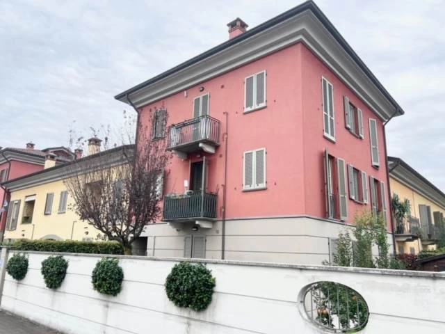 Immobile Acquistabile in Asta Giudiziaria Trilocale con Autorimessa e Giardino Immobile Acquistabile in Asta Giudiziaria Trilocale con Autorimessa e Giardino