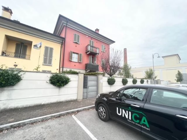 Immobile Acquistabile in Asta Giudiziaria Trilocale con Autorimessa e Giardino Immobile Acquistabile in Asta Giudiziaria Trilocale con Autorimessa e Giardino