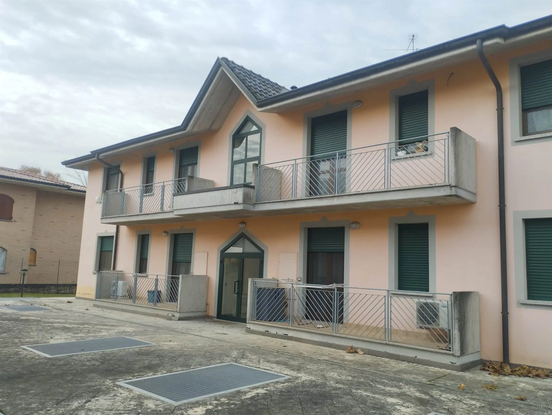 Bilocale in Piccolo Contesto Residenziale con Box Bilocale in Piccolo Contesto Residenziale con Box