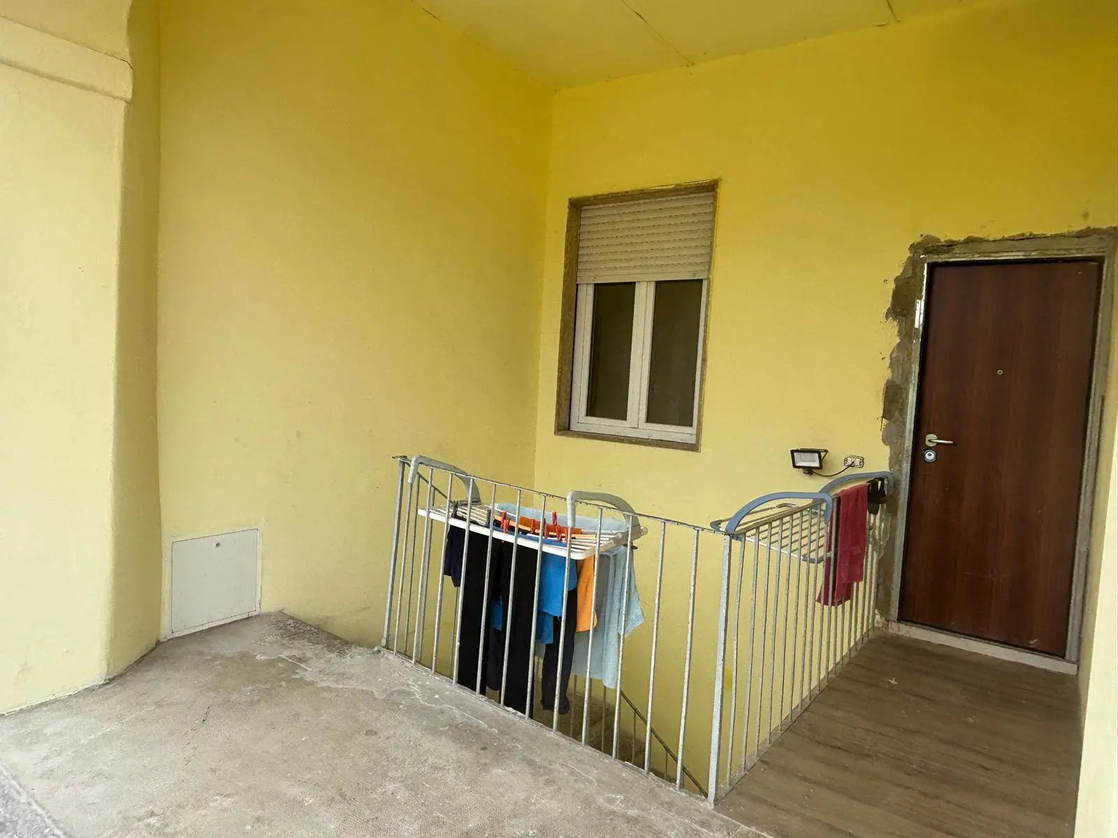 Ampio trilocale ristrutturato nel cuore del paese – Nessuna spesa condominiale Ampio trilocale ristrutturato nel cuore del paese – Nessuna spesa condominiale