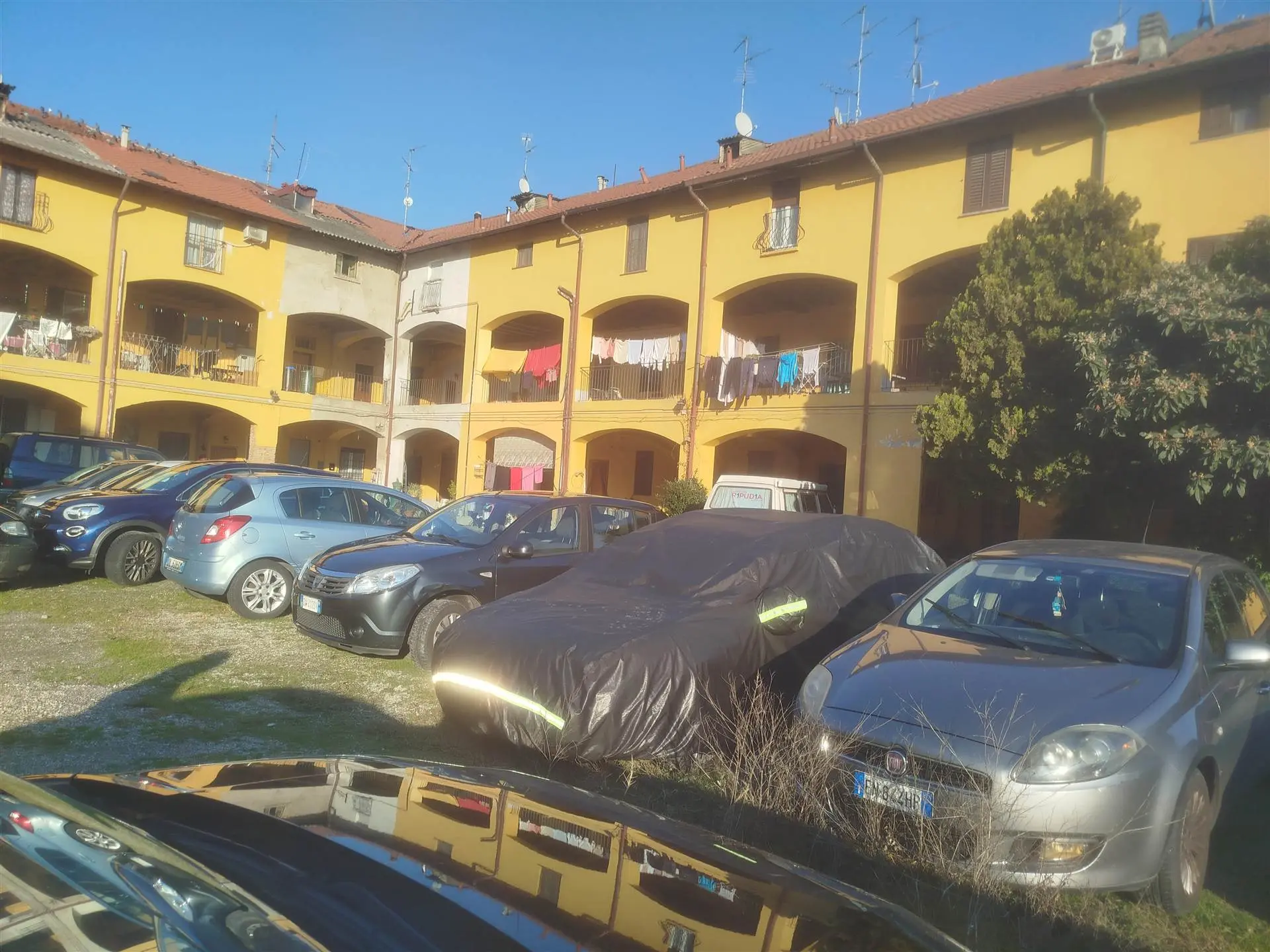 Appartamento in Vendita a Pessano con Bornago Appartamento in Vendita a Pessano con Bornago