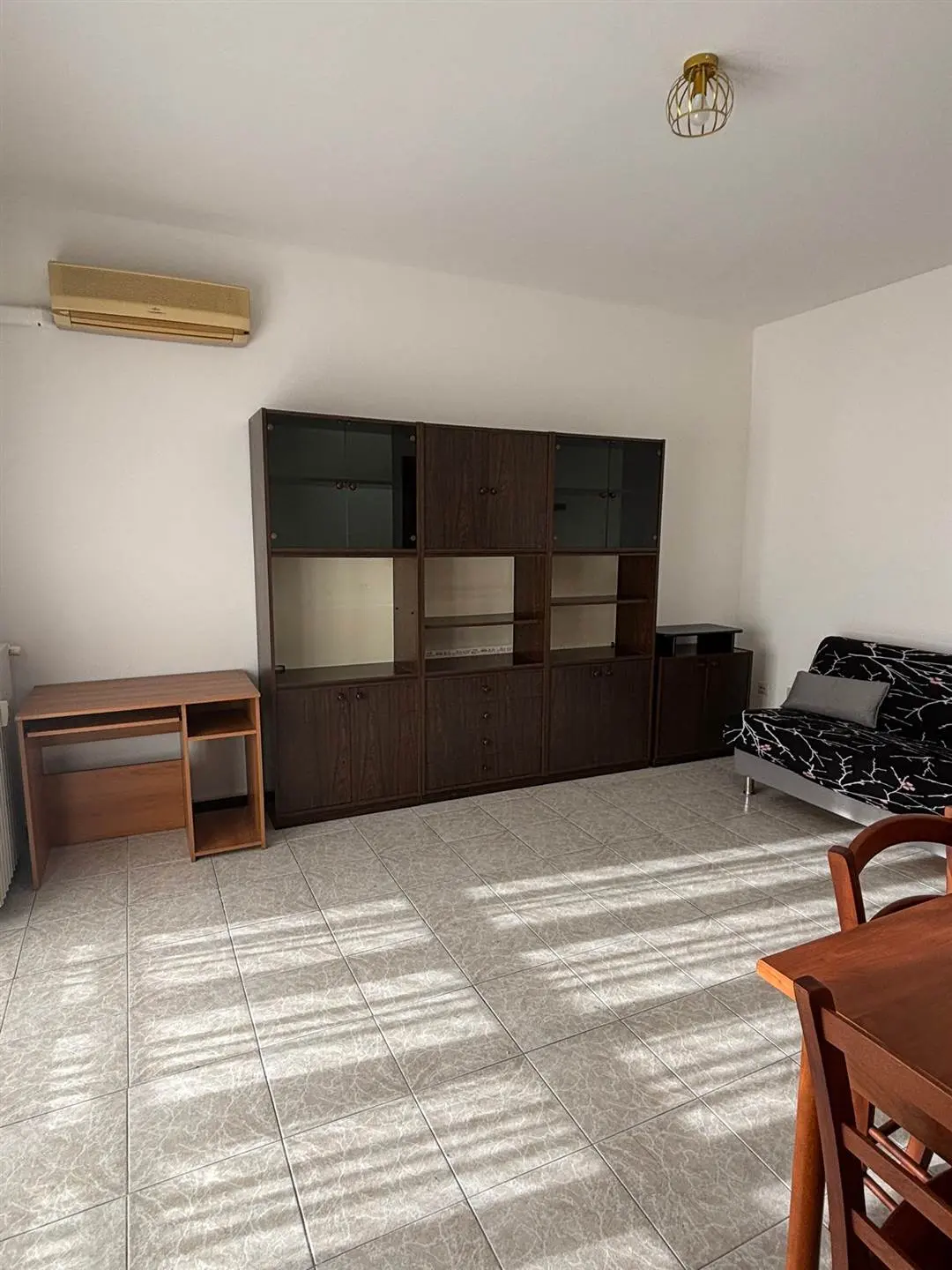 Bilocale arredato con cantina Bilocale arredato con cantina