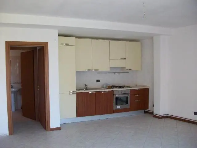 Bilocale con area esterna libero subito Bilocale con area esterna libero subito