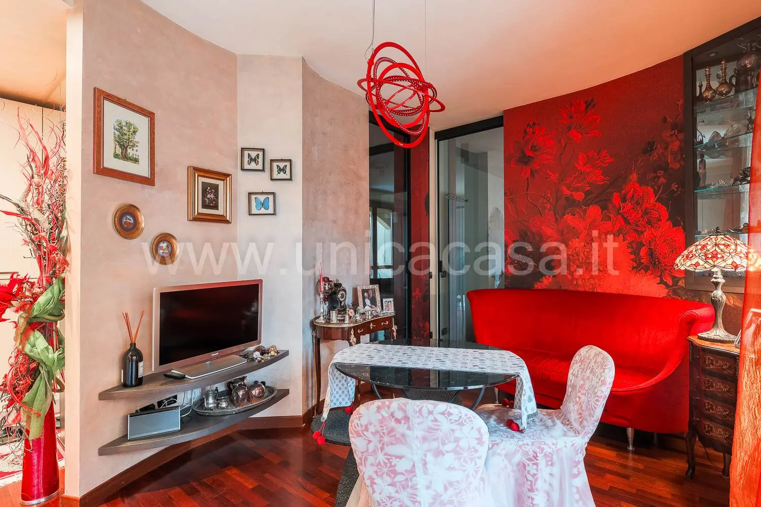 Elegante bilocale con giardino Elegante bilocale con giardino