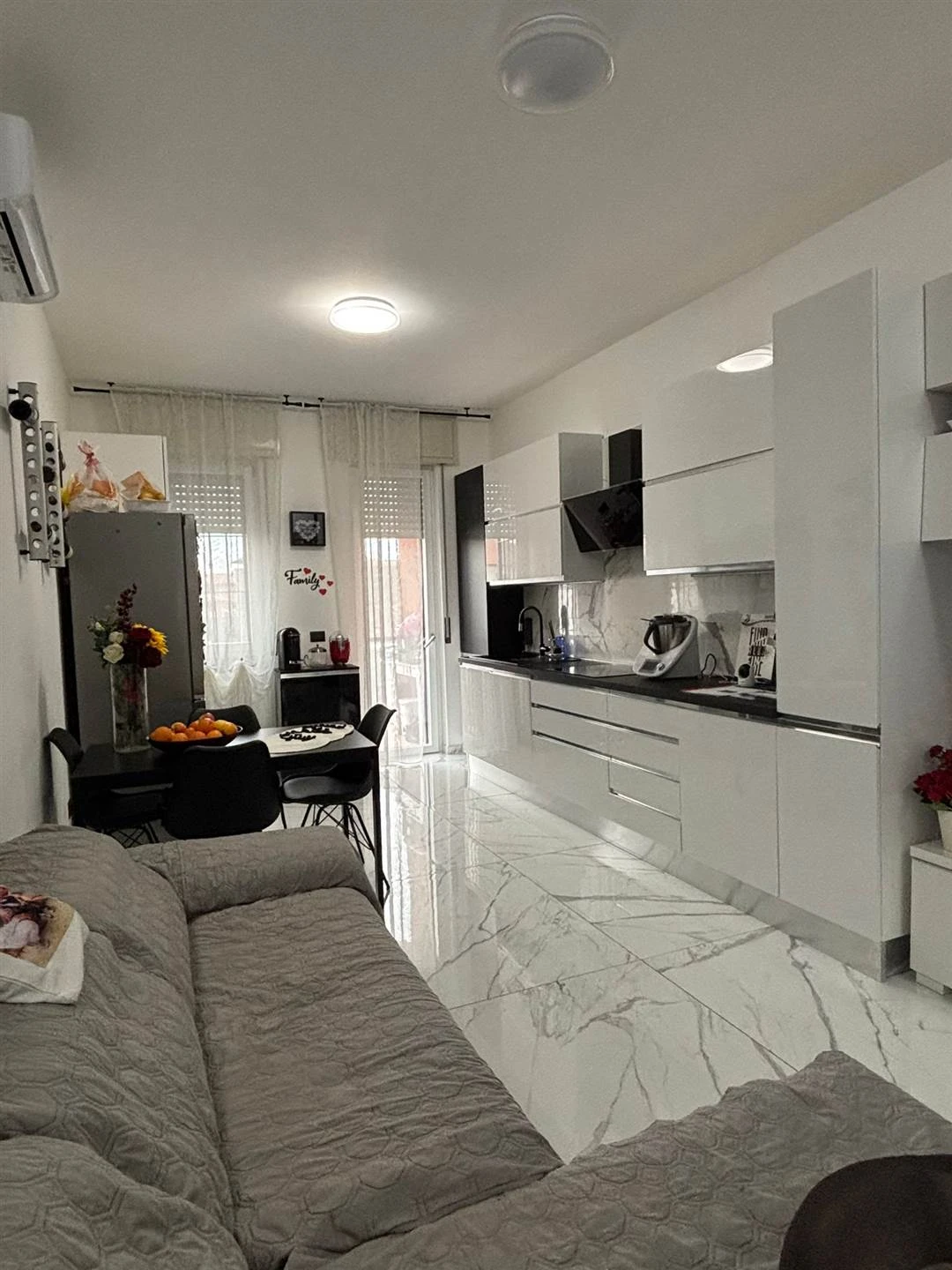 Trilocale ristrutturato con box e cantina in zona centrale e tranquilla a Pozzo d'Adda Trilocale ristrutturato con box e cantina in zona centrale e tranquilla a Pozzo d'Adda