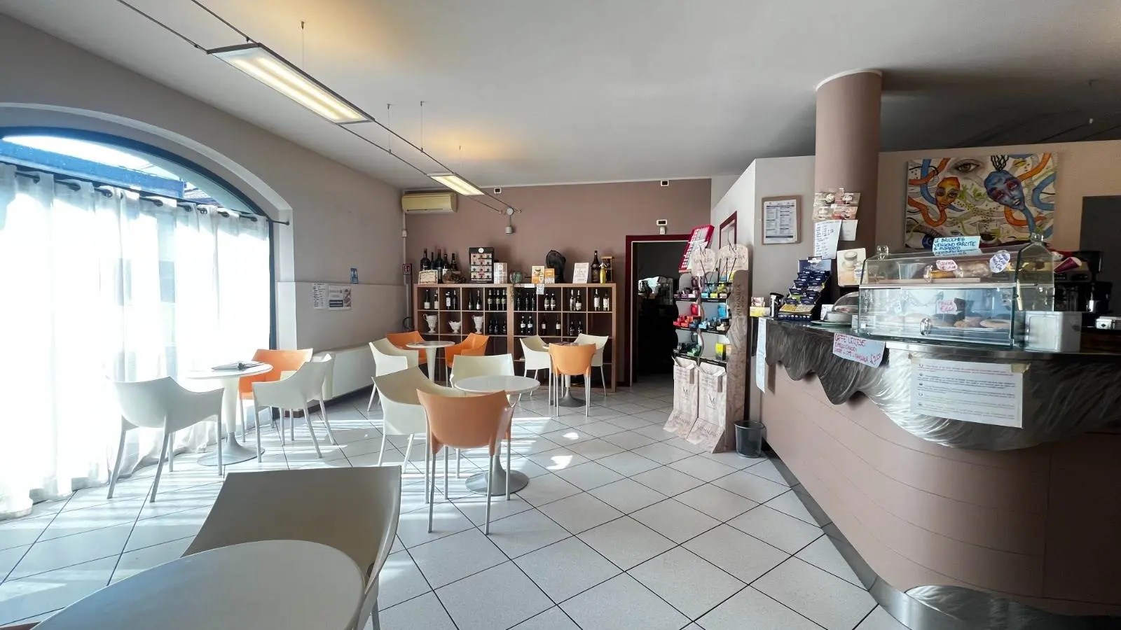 Vendesi attività di bar in centro a Canonica Vendesi attività di bar in centro a Canonica