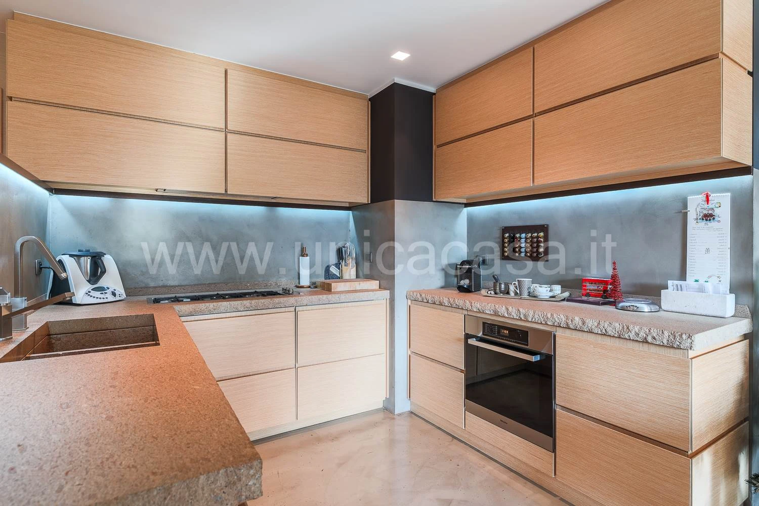 Esclusivo Appartamento di Design con Giardino Esclusivo Appartamento di Design con Giardino