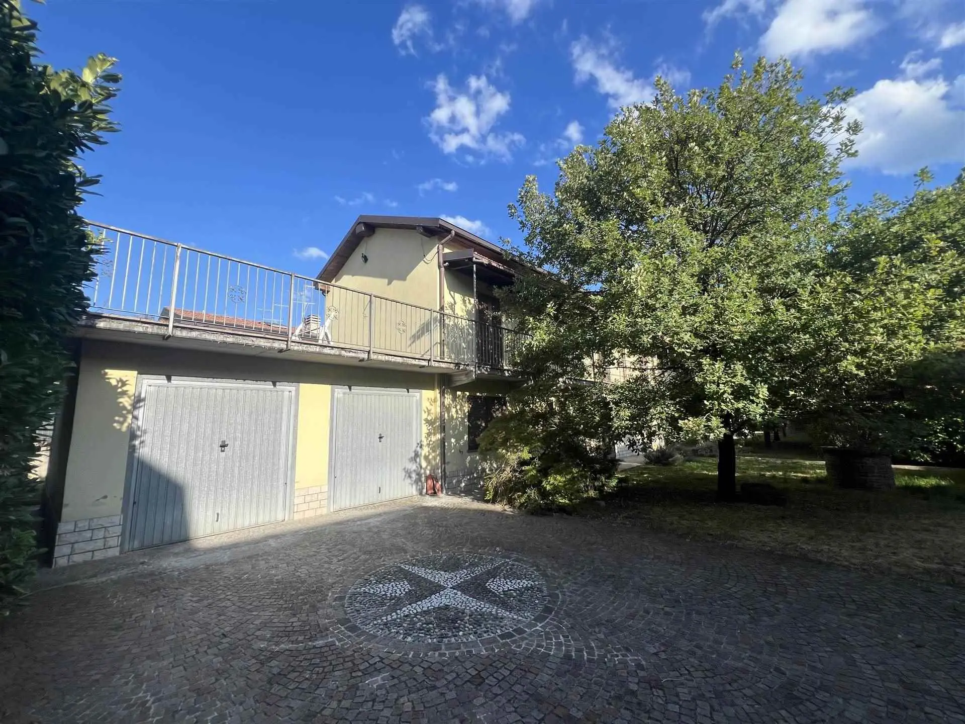 VIlla Bifamiliare indipendente VIlla Bifamiliare indipendente